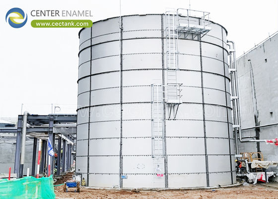 Merkezi Enamel kremli su tankları estetik ve sağlam su deposu ile birleştiriyor