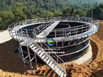 Atık su arıtma projesi için koyu yeşil endüstriyel atık su tutma tankları